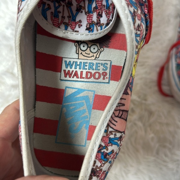 VANS Where's Waldo Shoes Ltd Edition Classic Low Lace Up Men's 10.0 Women’s 11.0 - Picture 7 of 7